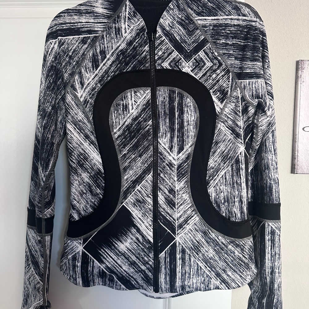Lululemon Athletica Black and White Bomber Jacket- never worn. Size tag gone.